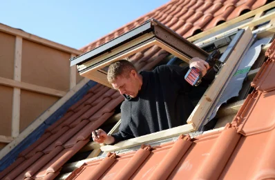Pose de fenêtres de toit Velux à Roggenhouse